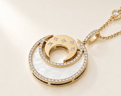 Necklaces & Pendants