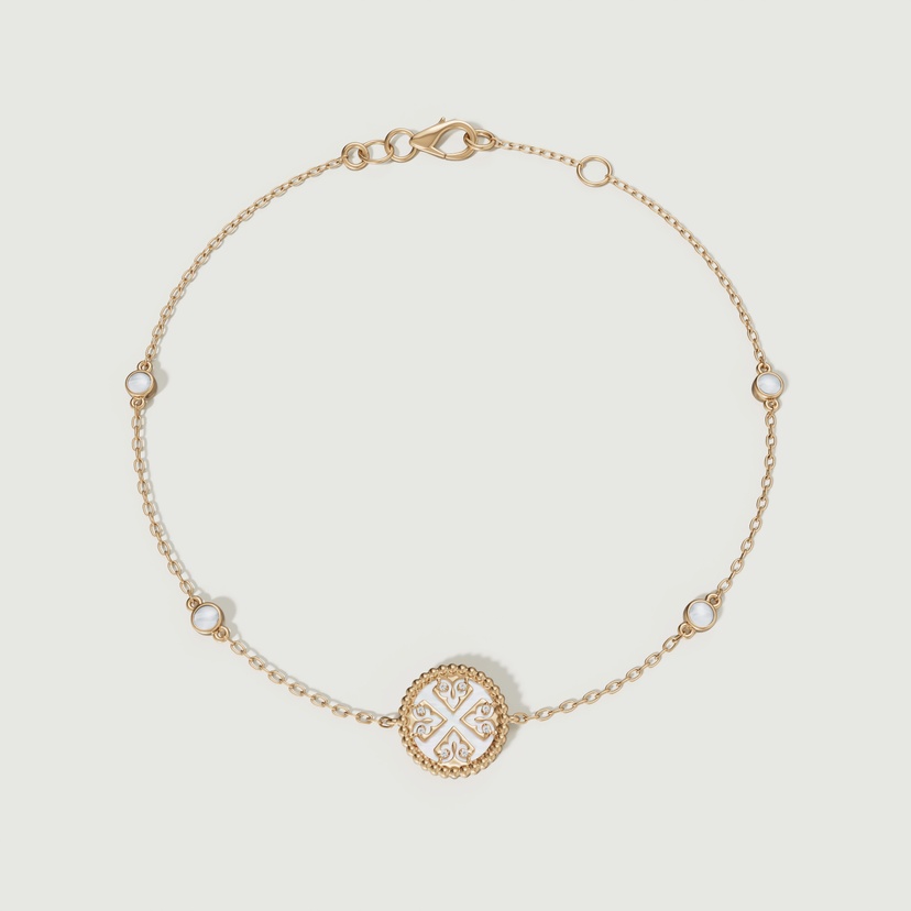 Lace Petite Yellow Gold Diamond Bracelet With Mother Of Pearl