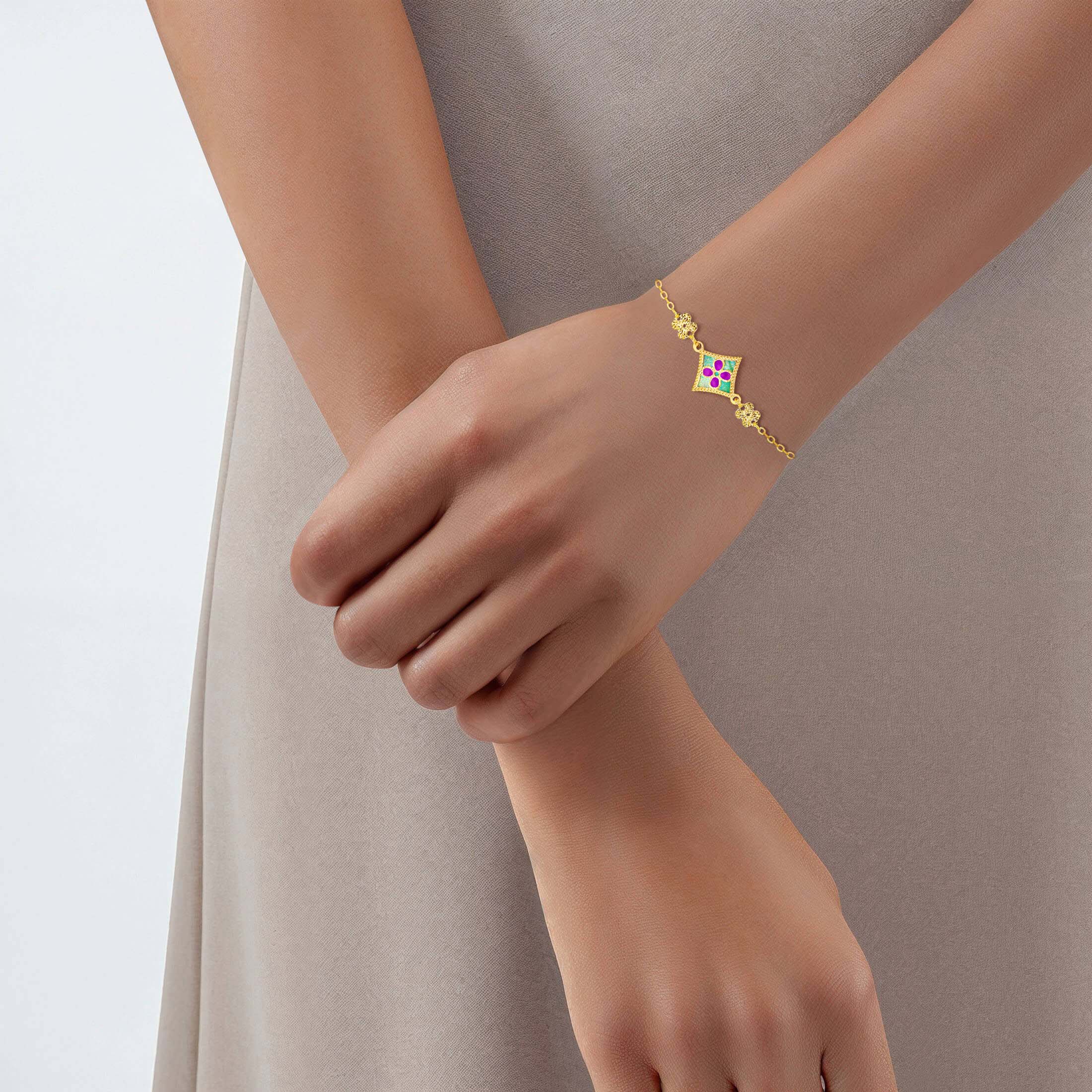Versailles Large Garden Star Double Sided Bracelet In 18k Yellow Gold