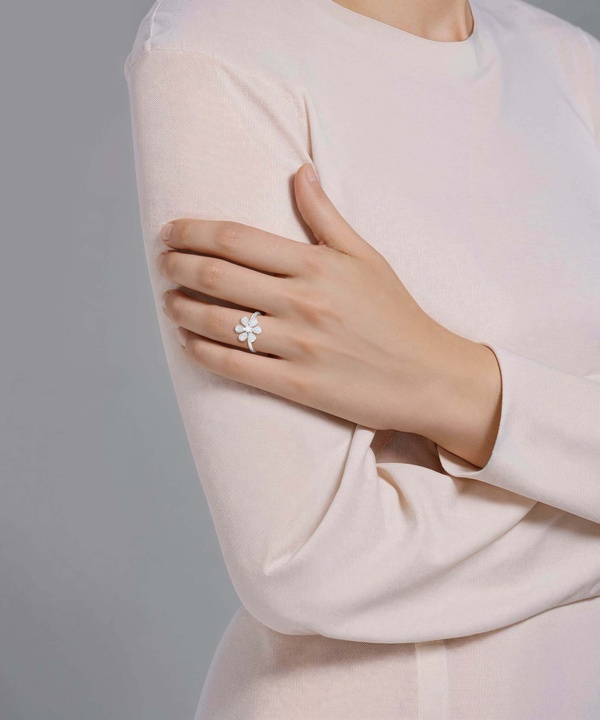 Flora Diamond Ring