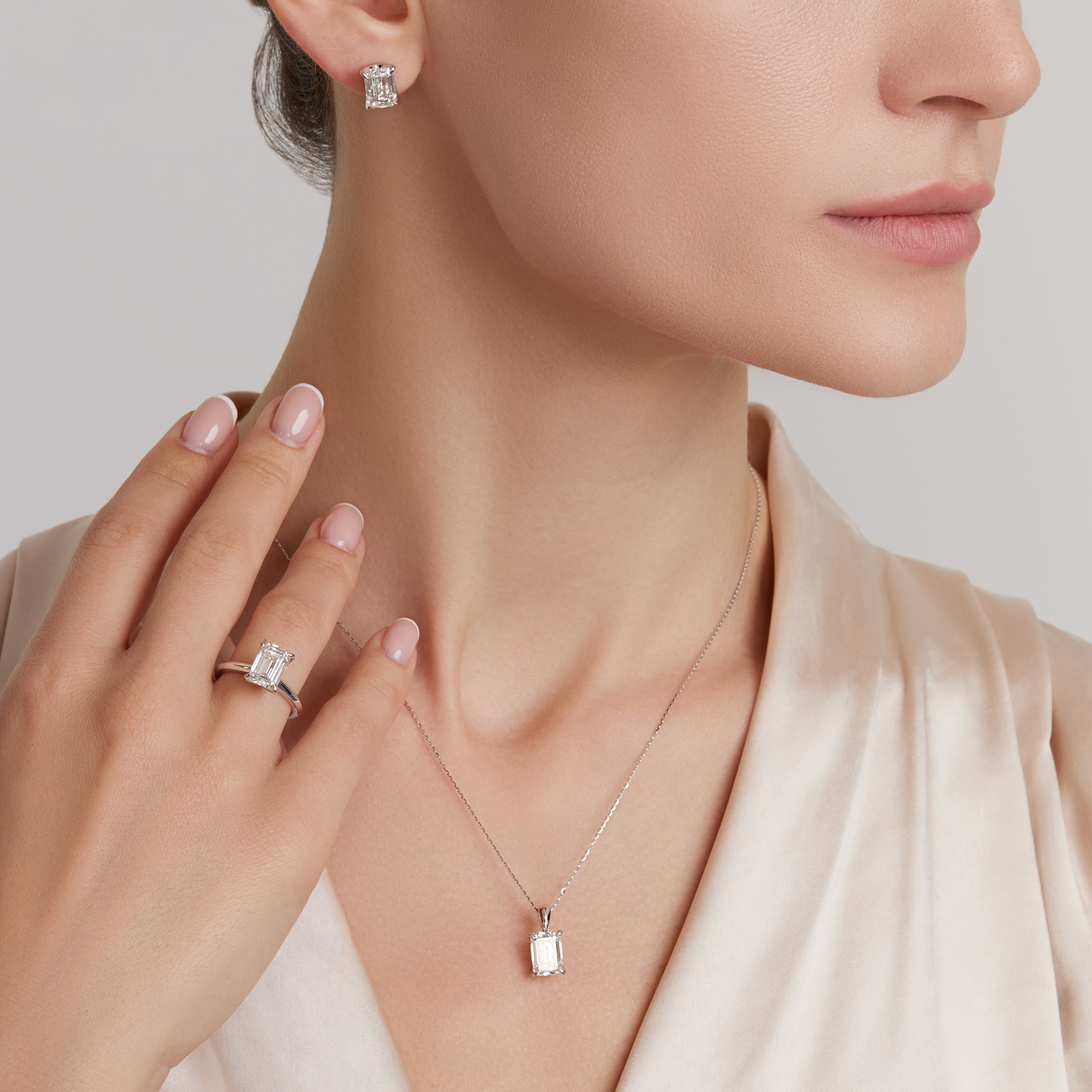 Brilliant Diamond Earrings In 18k White Gold