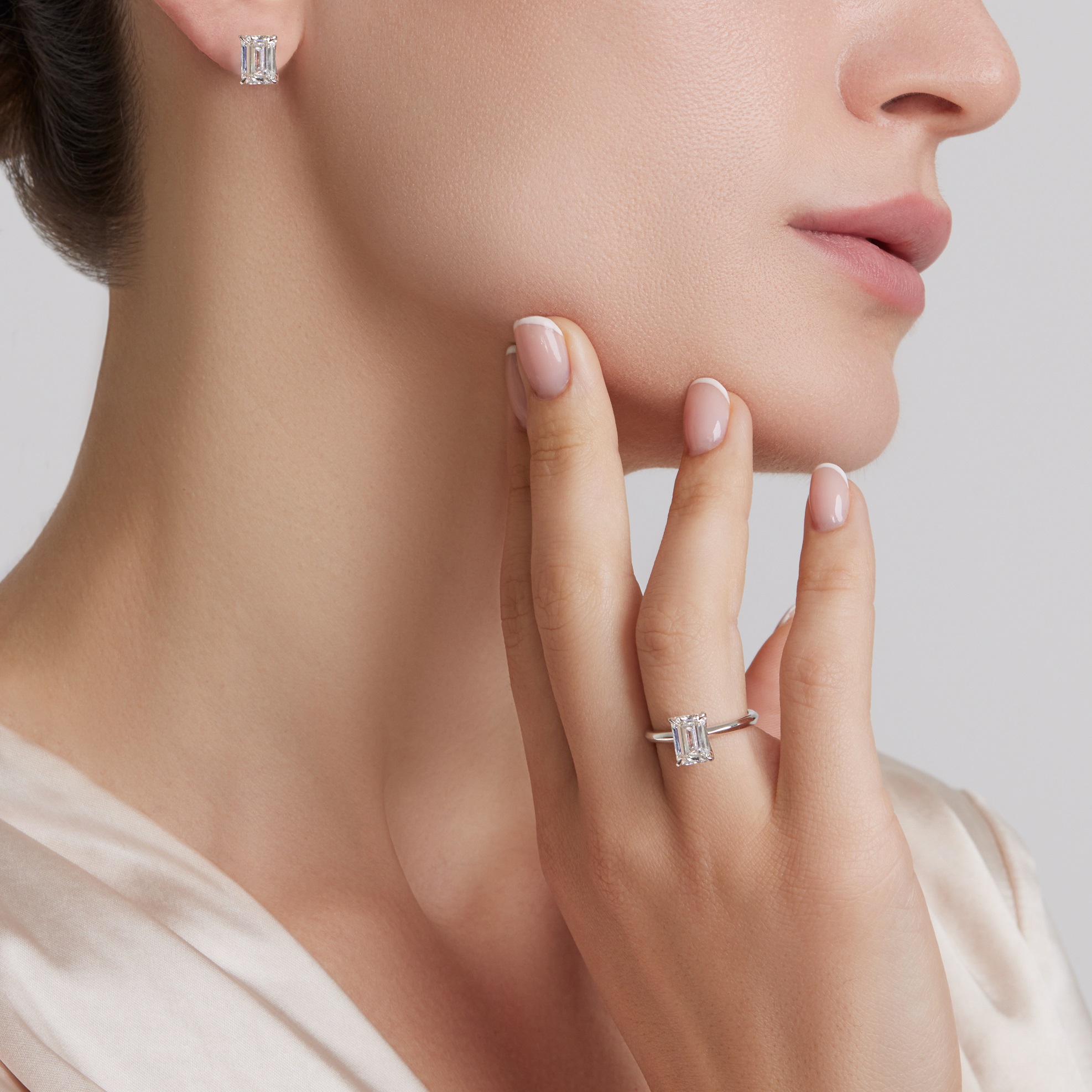 Brilliant Diamond Earrings In 18k White Gold