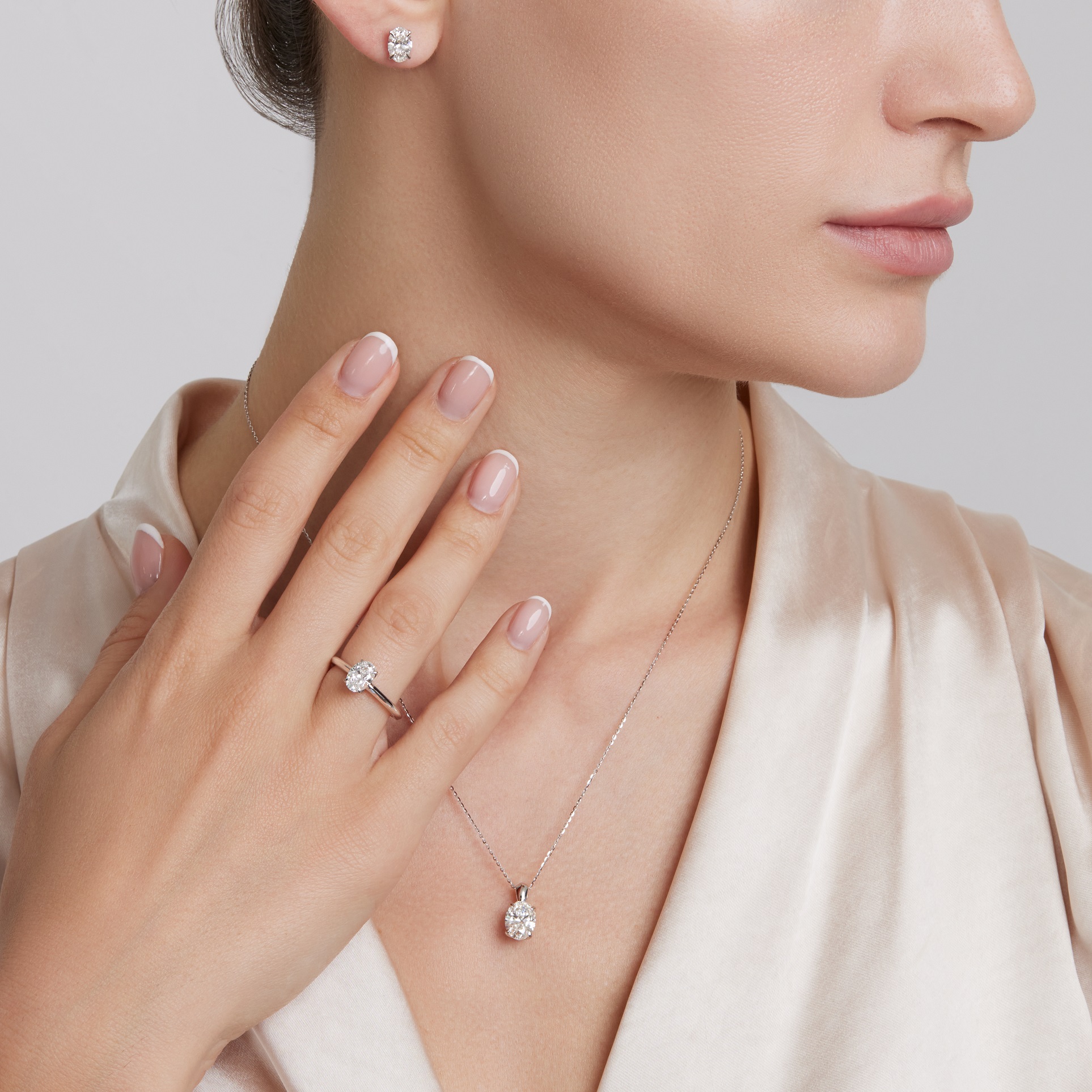 Brilliant Diamond Earrings In 18K White Gold