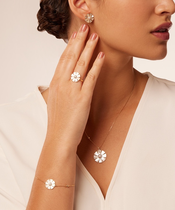 Sunkiss Yellow Gold Bracelet With Pearl Mother Of Pearl And Diamond