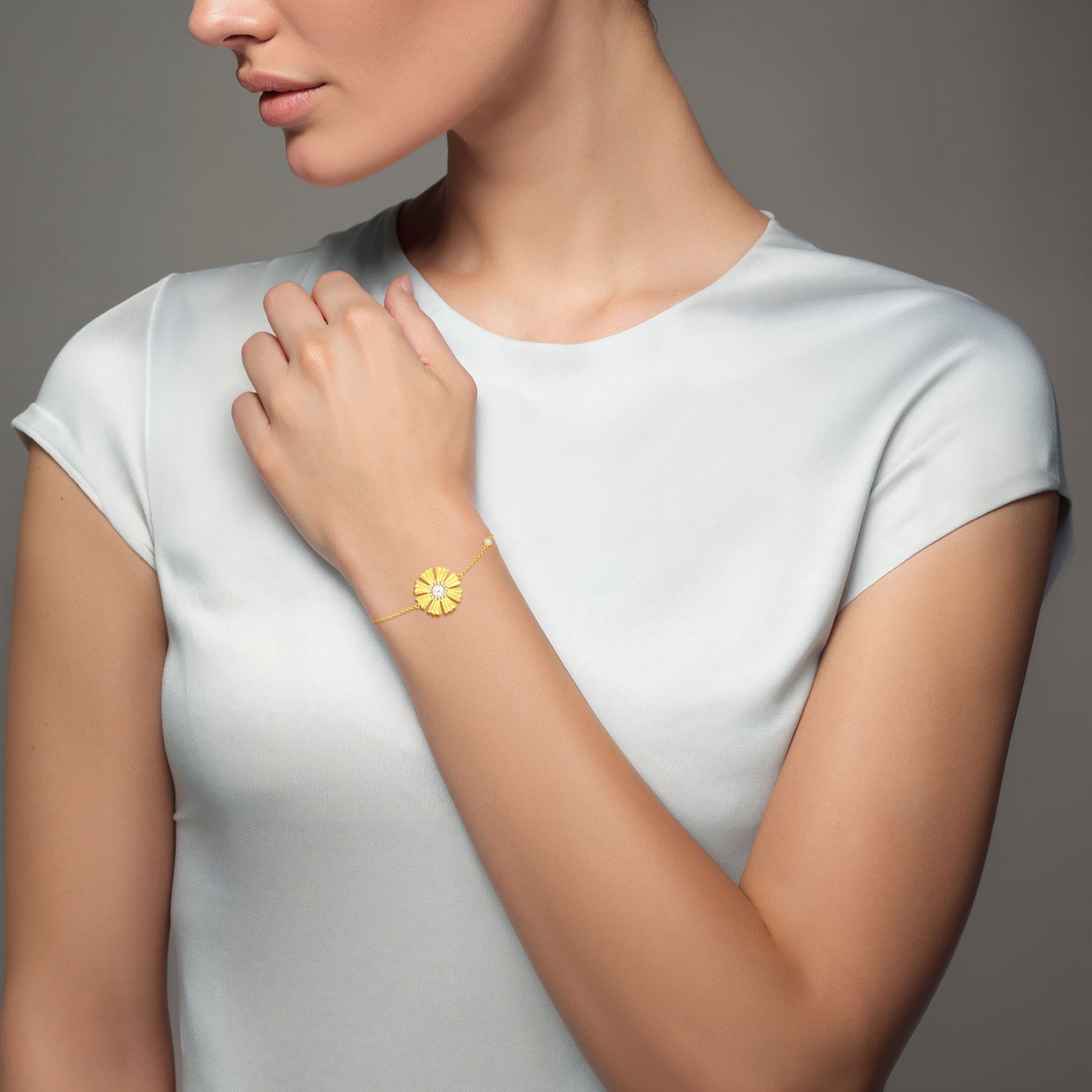 Sunkiss Yellow Gold Bracelet With Pearl And Diamond