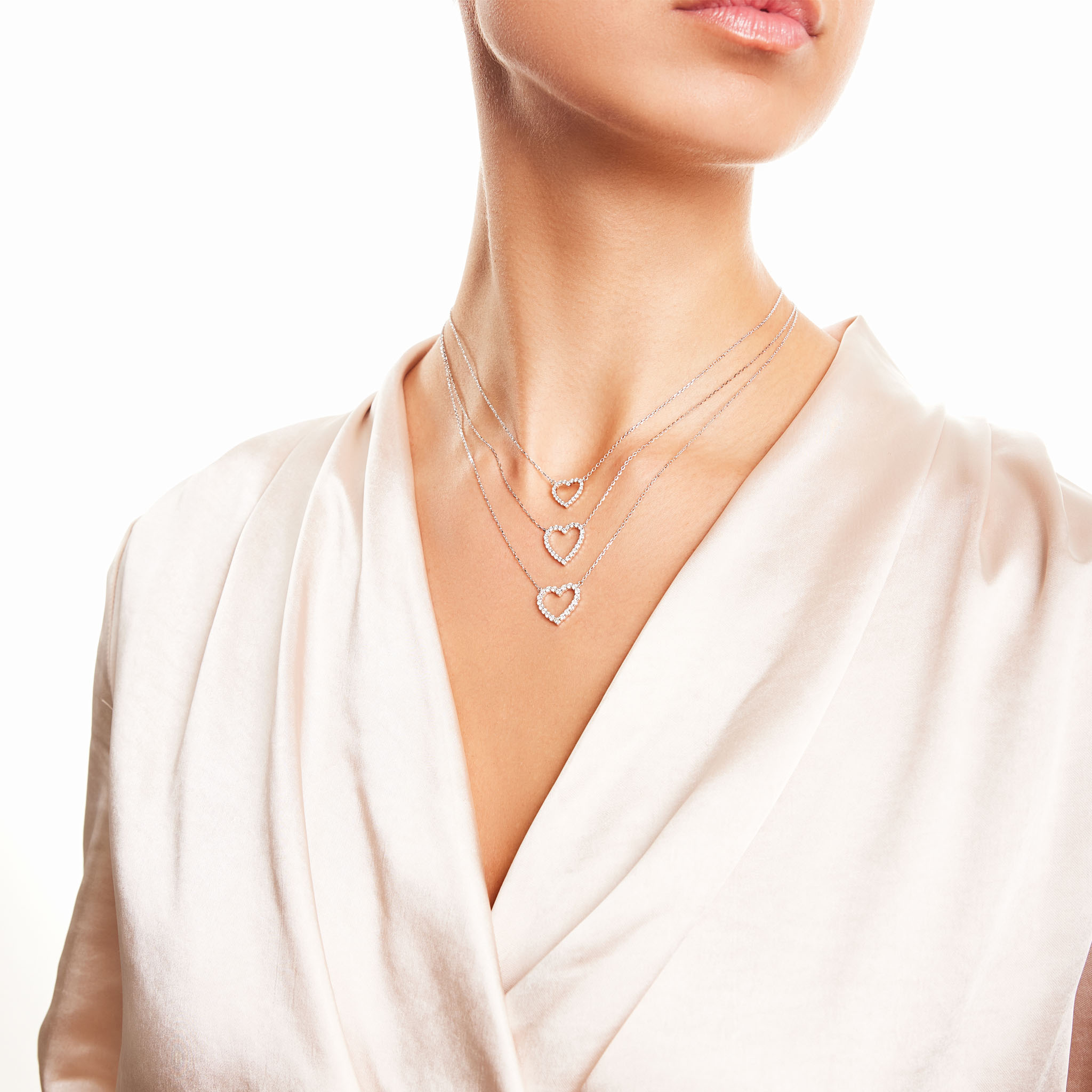 Damas Valentine's Day Collection Necklace In 18k White Gold And Studded With Diamonds