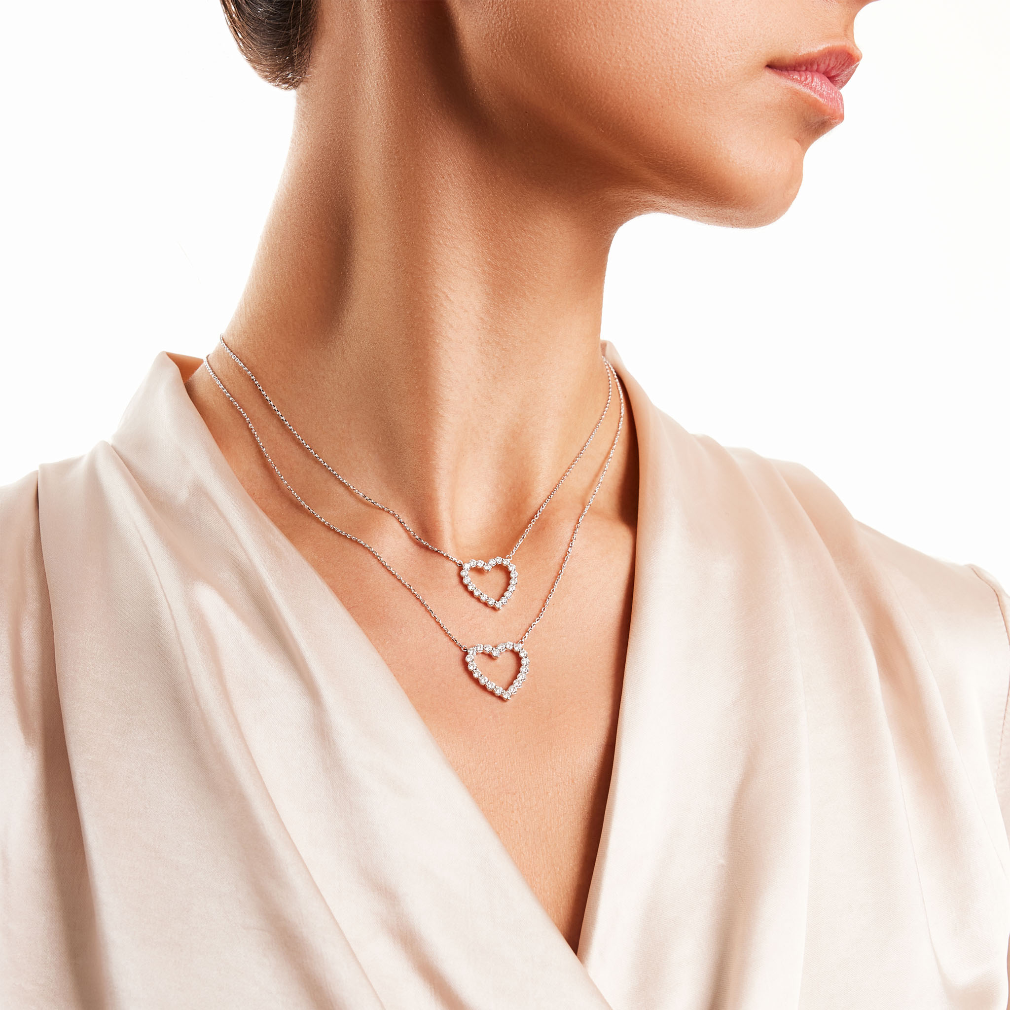 Damas Valentine's Day Collection Necklace In 18k White Gold And Studded With Diamonds