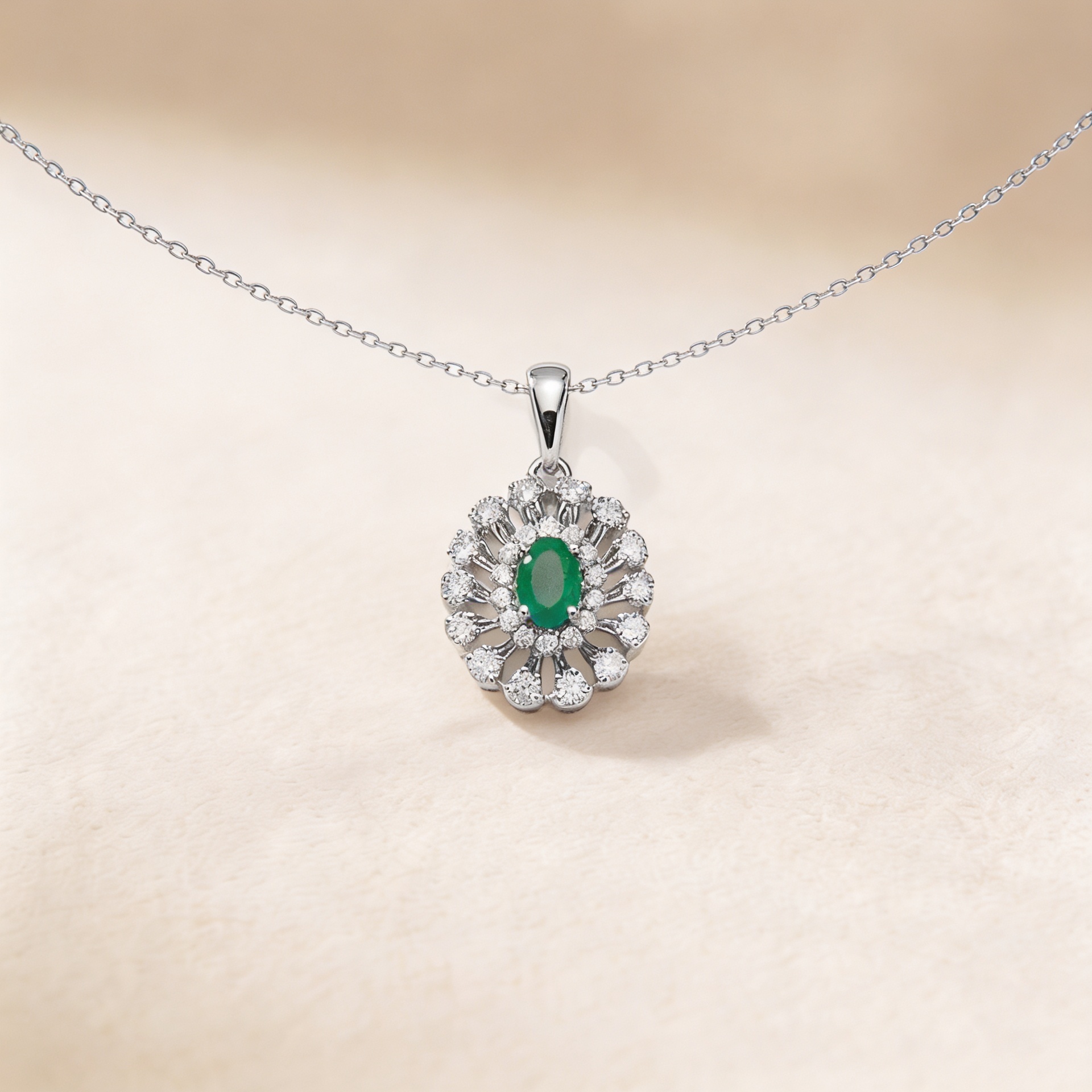 Diana Vivid 18k White Gold Diamond & Emerald Pendant