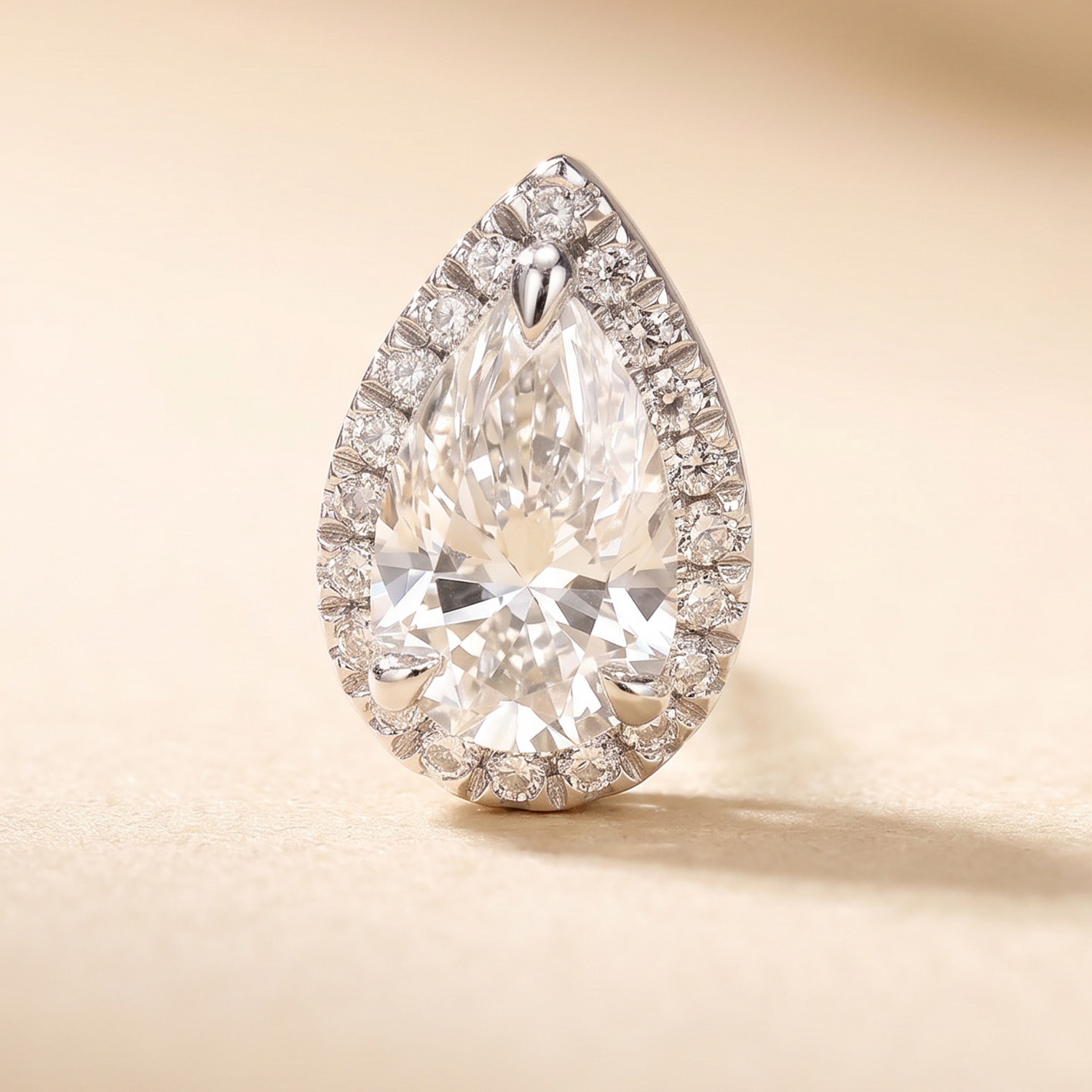 Revelation Diamond Earring 18k