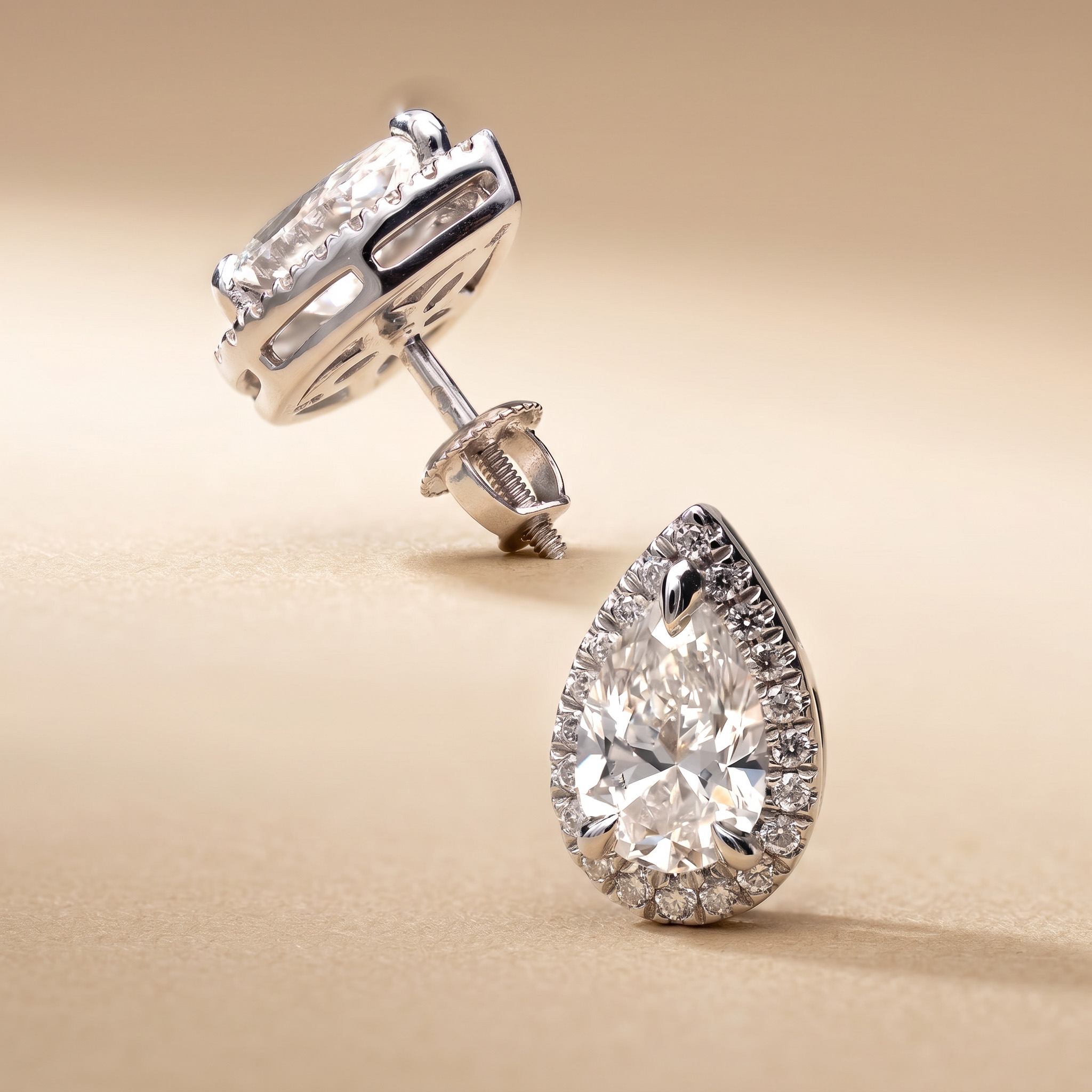 Revelation Diamond Earring 18k
