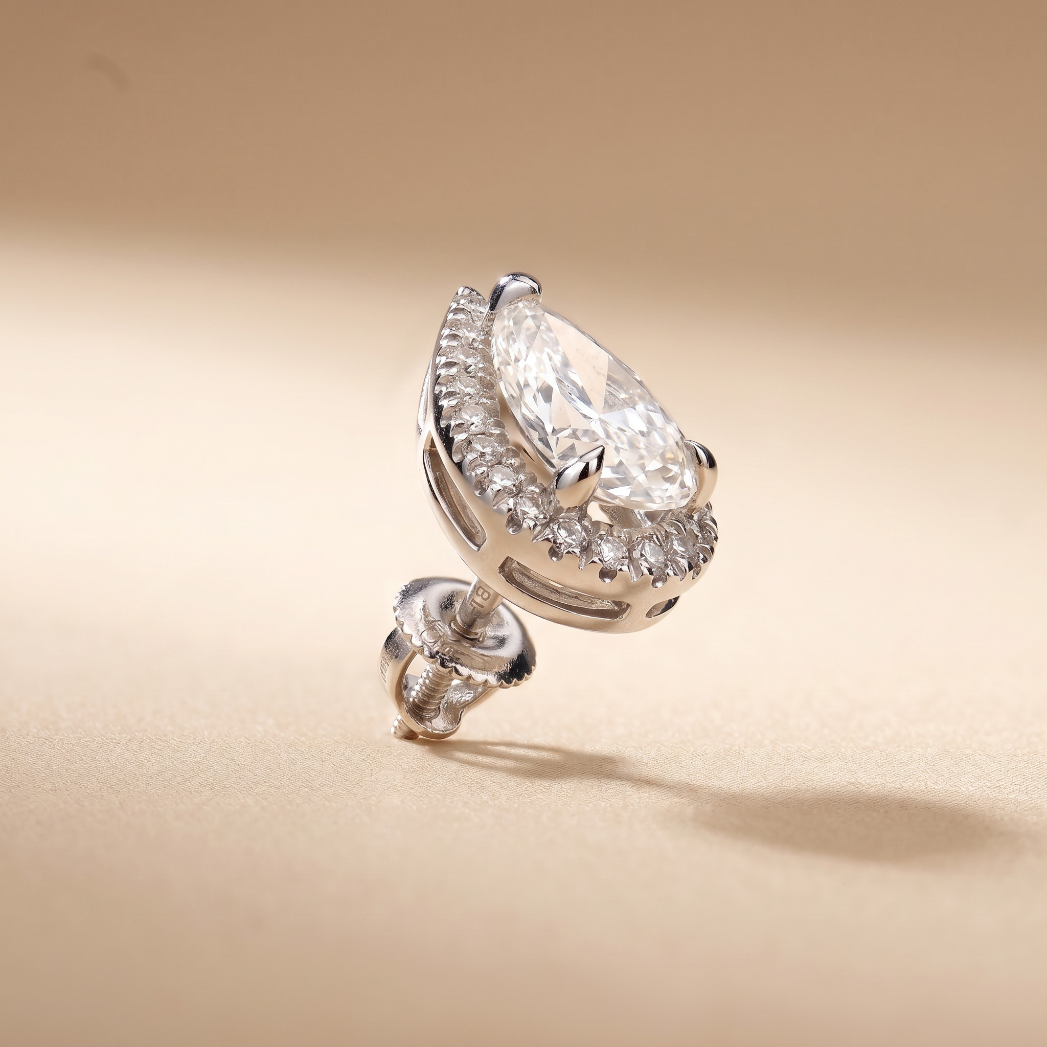 Revelation Diamond Earring 18k