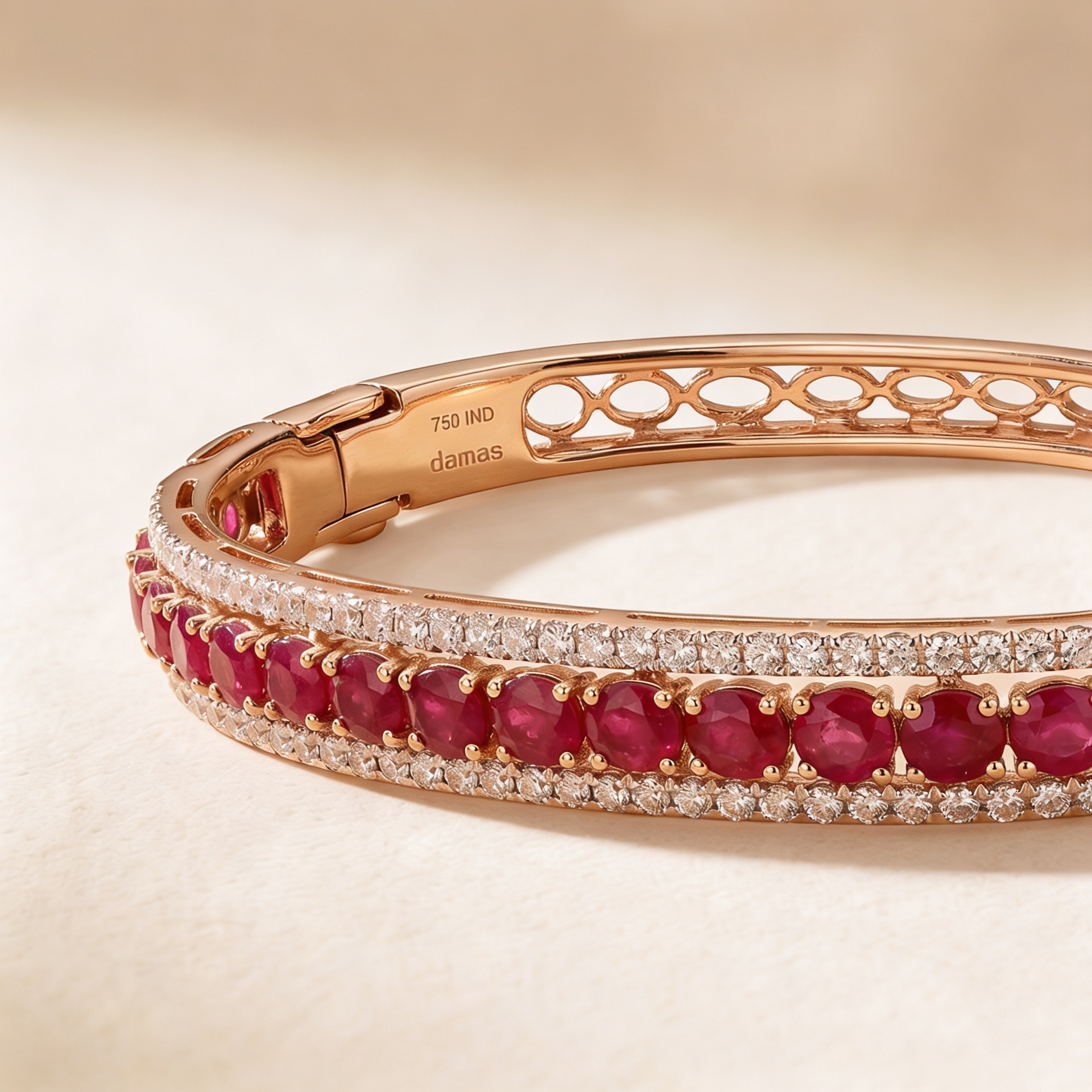 Glam Diamond Bangle 18k