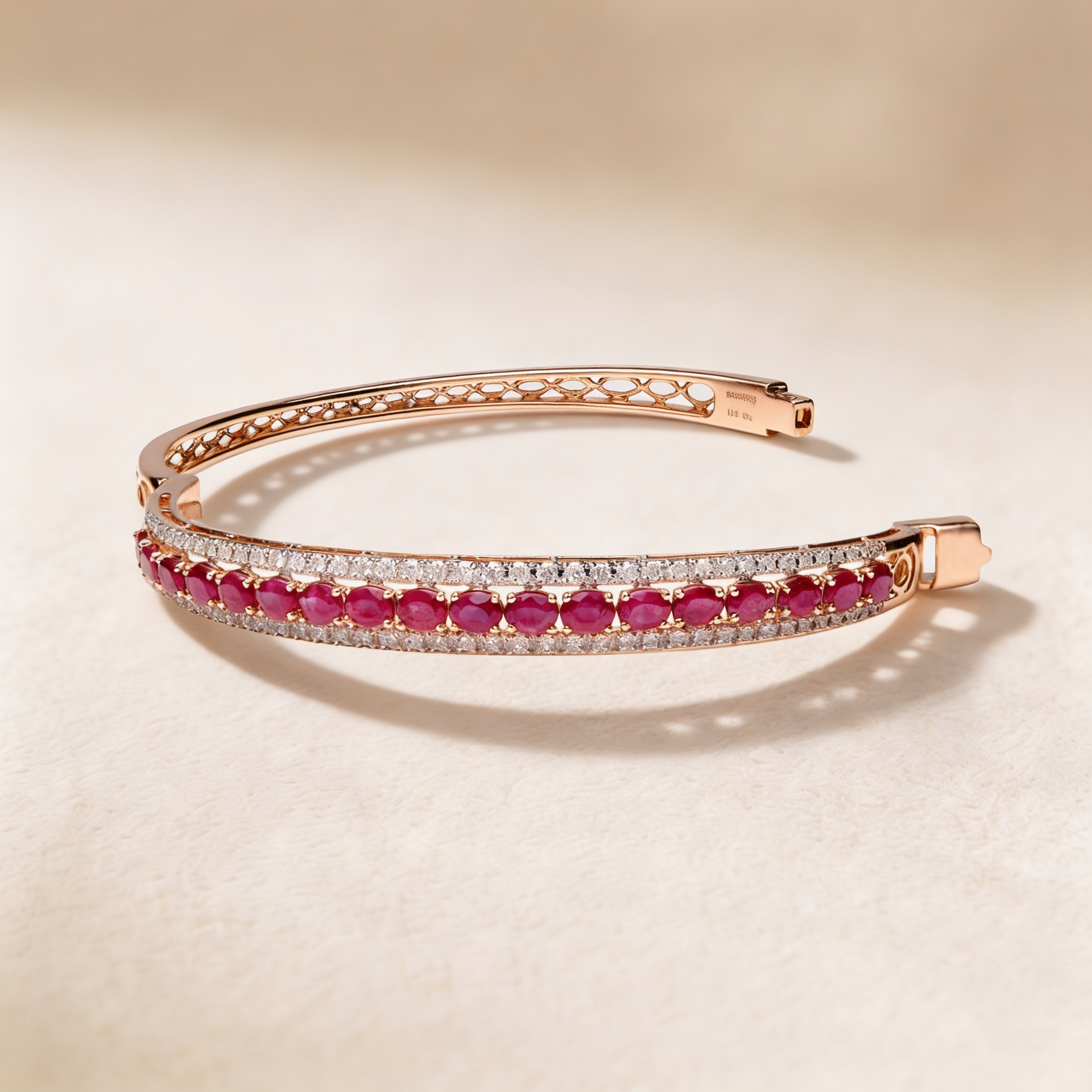 Glam Diamond Bangle 18k