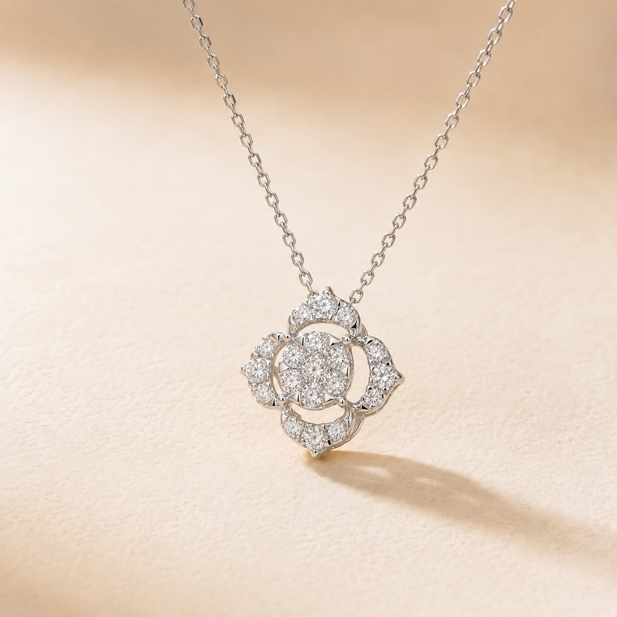 Frasera Pendant-Chain in 18K White Gold