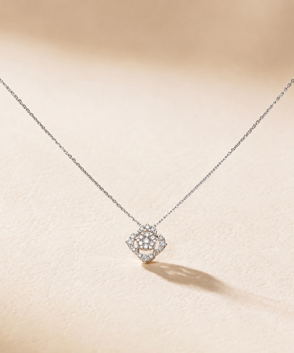 Frasera Pendant-Chain in 18K White Gold