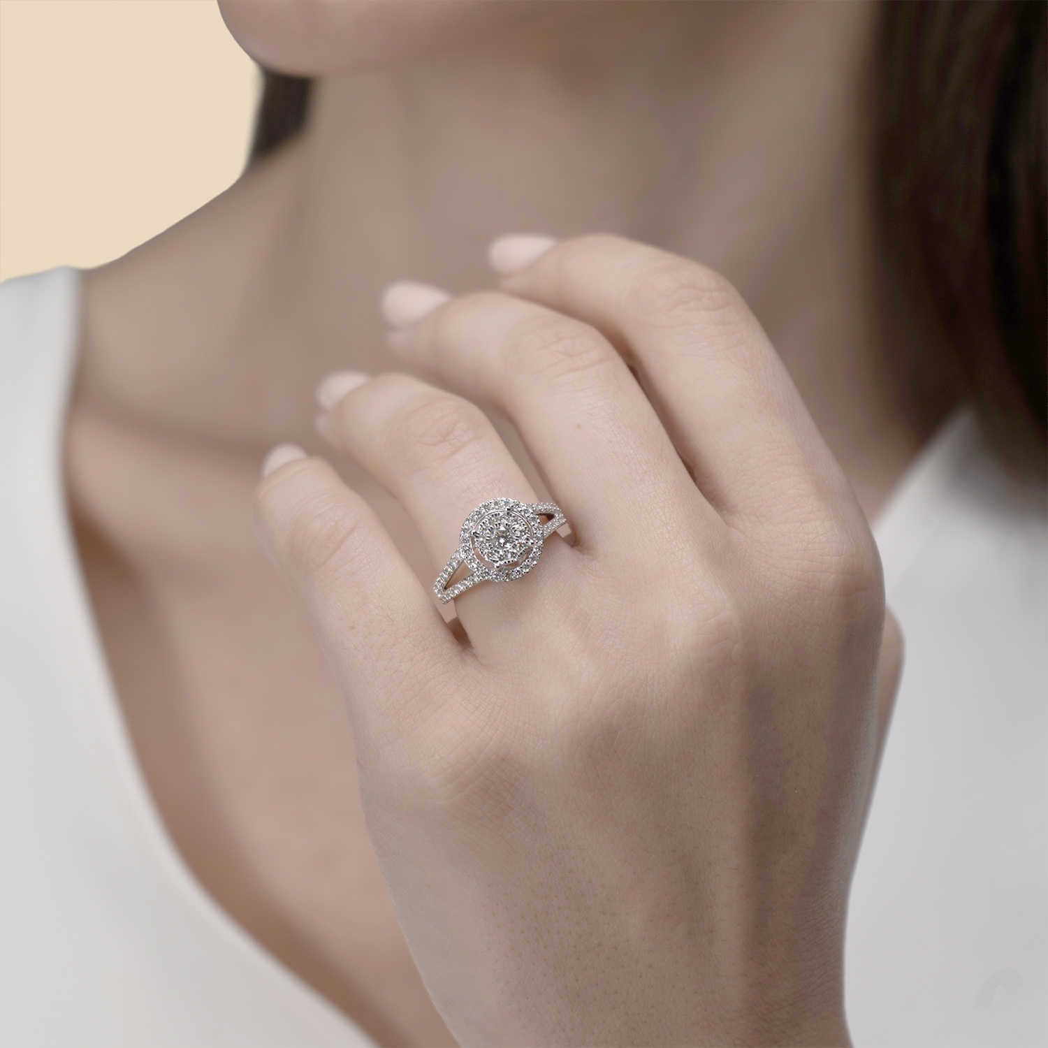 Onesixeight Timeless 18k White Gold Diamond Ring