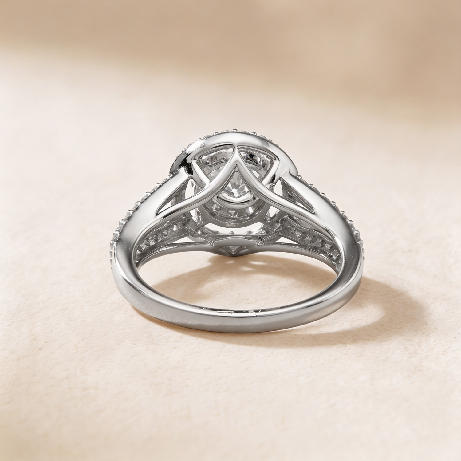 Onesixeight Timeless 18k White Gold Diamond Ring