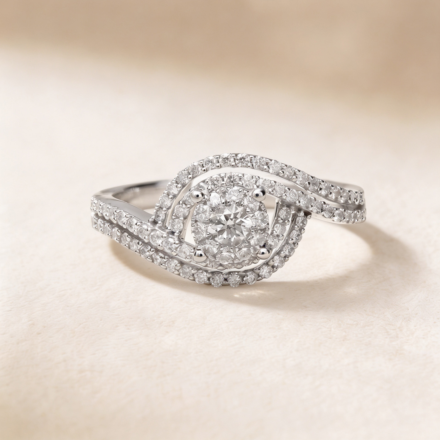 Onesixeight Timeless 18k White Gold Diamond Ring