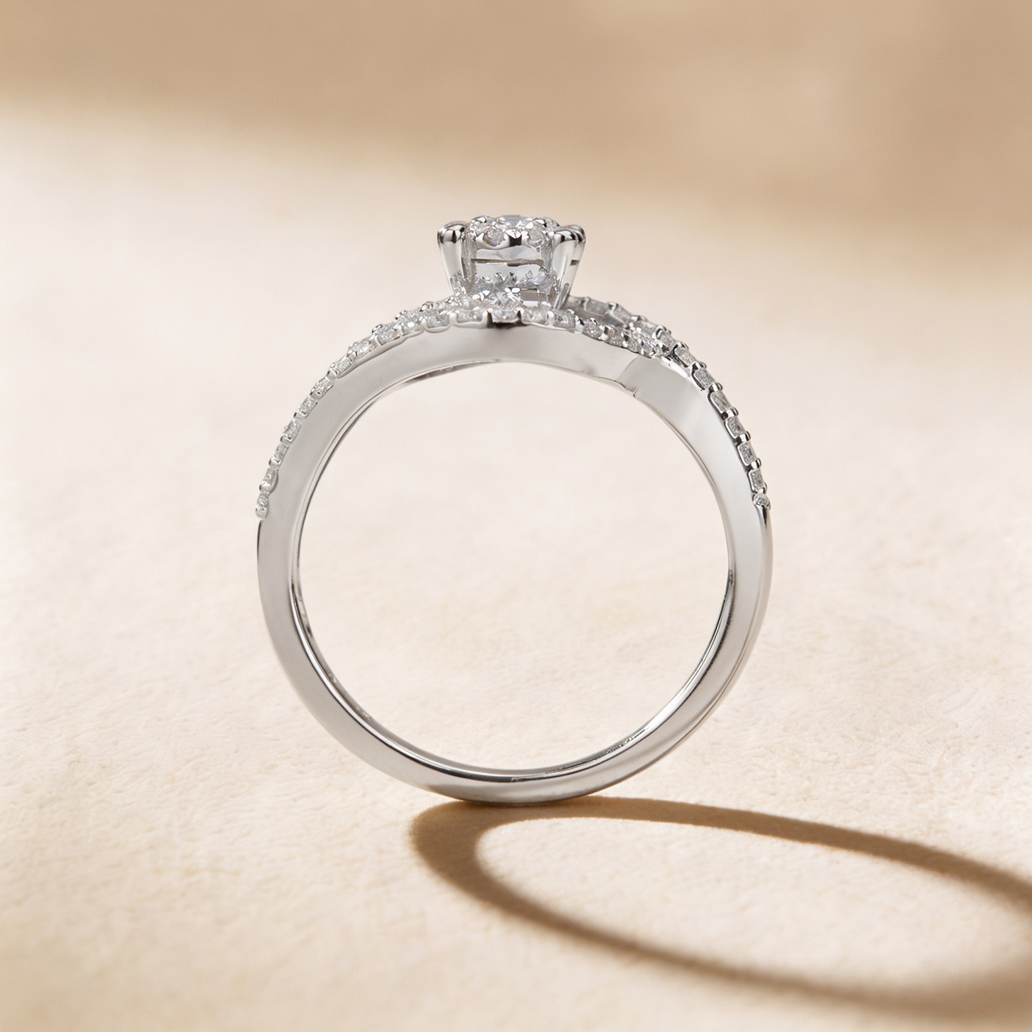 Onesixeight Timeless 18k White Gold Diamond Ring