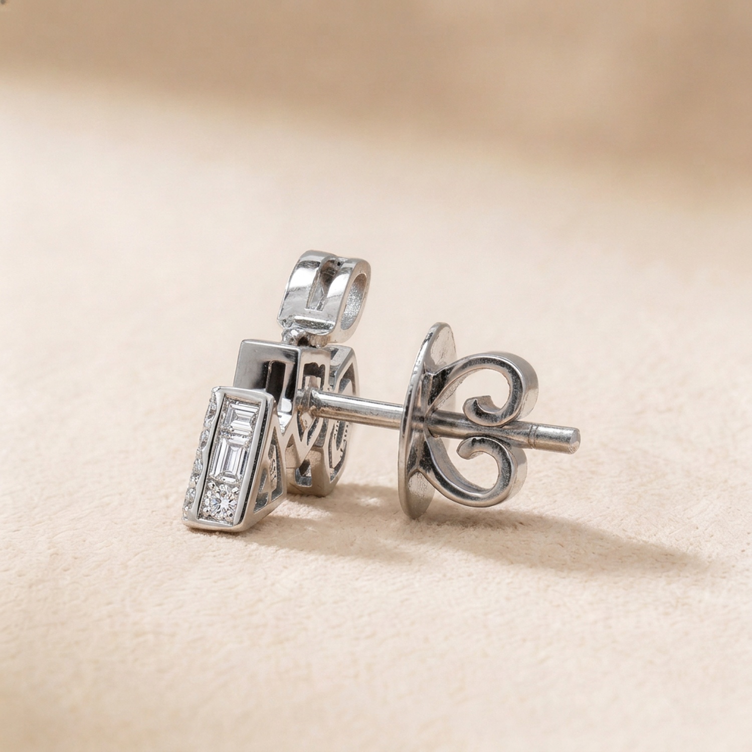 Glacial Earring In 18k White Gold Studded With Diamonds