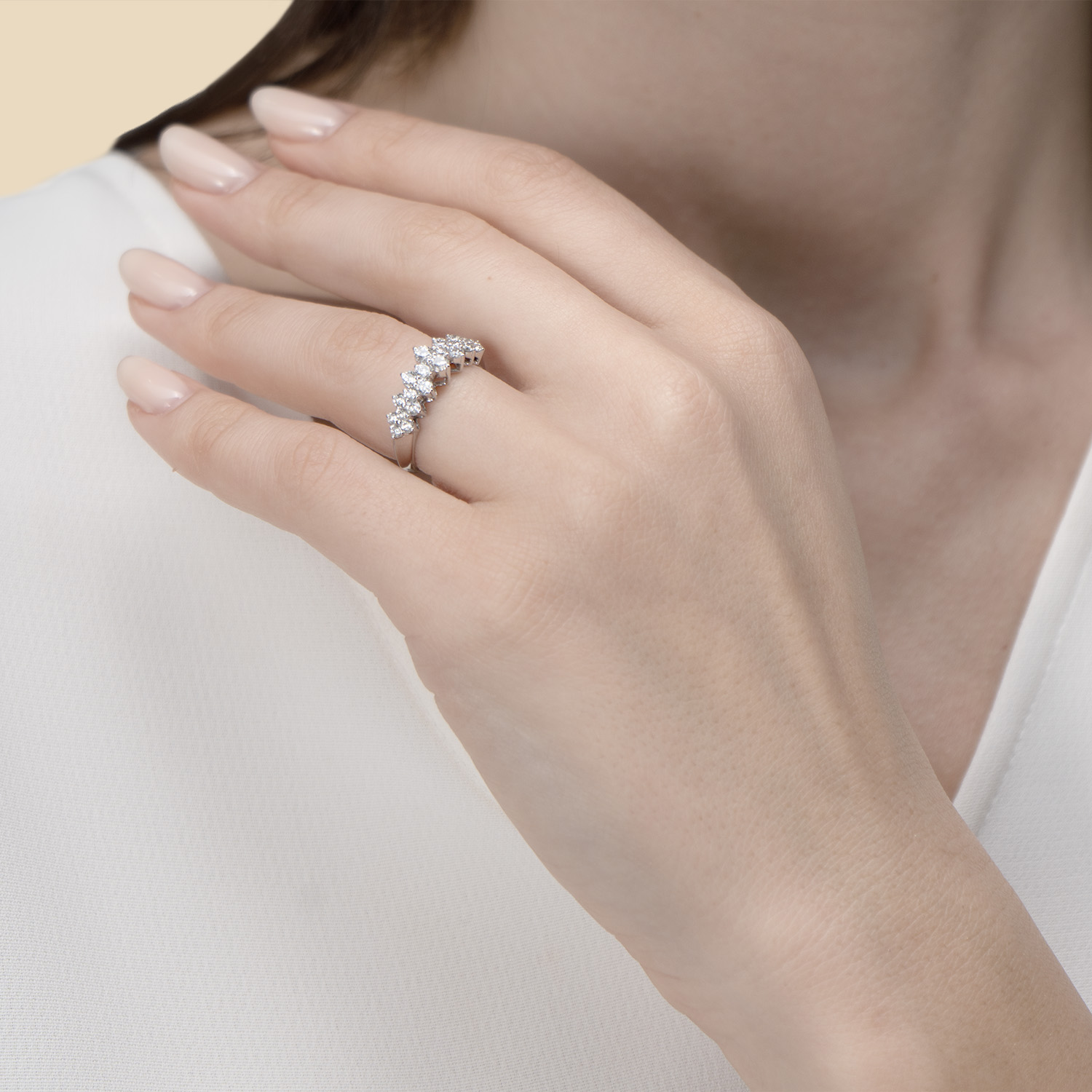 Pyramid 18k White Diamond Ring