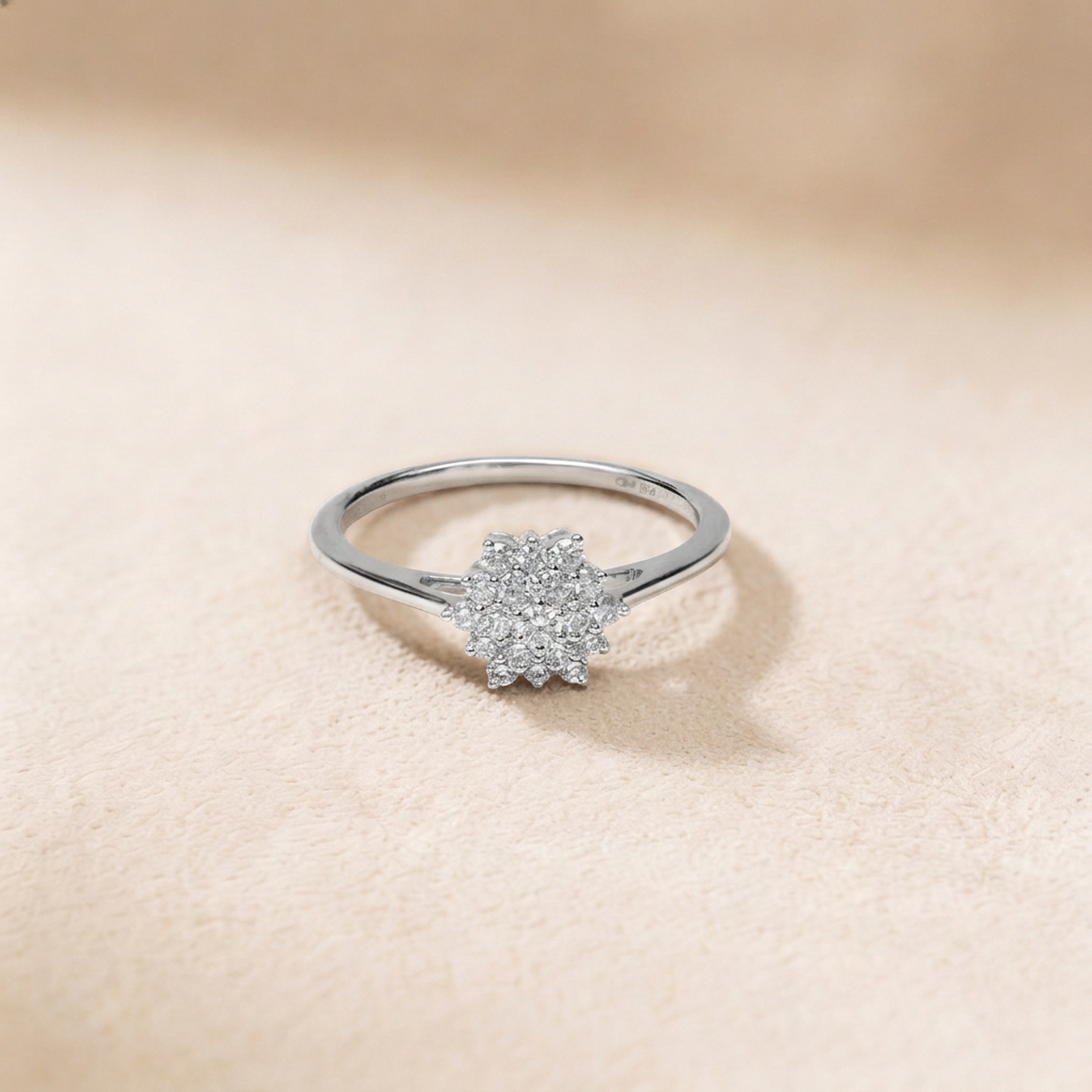 Pyramid 18k Yellow Gold Diamond Ring