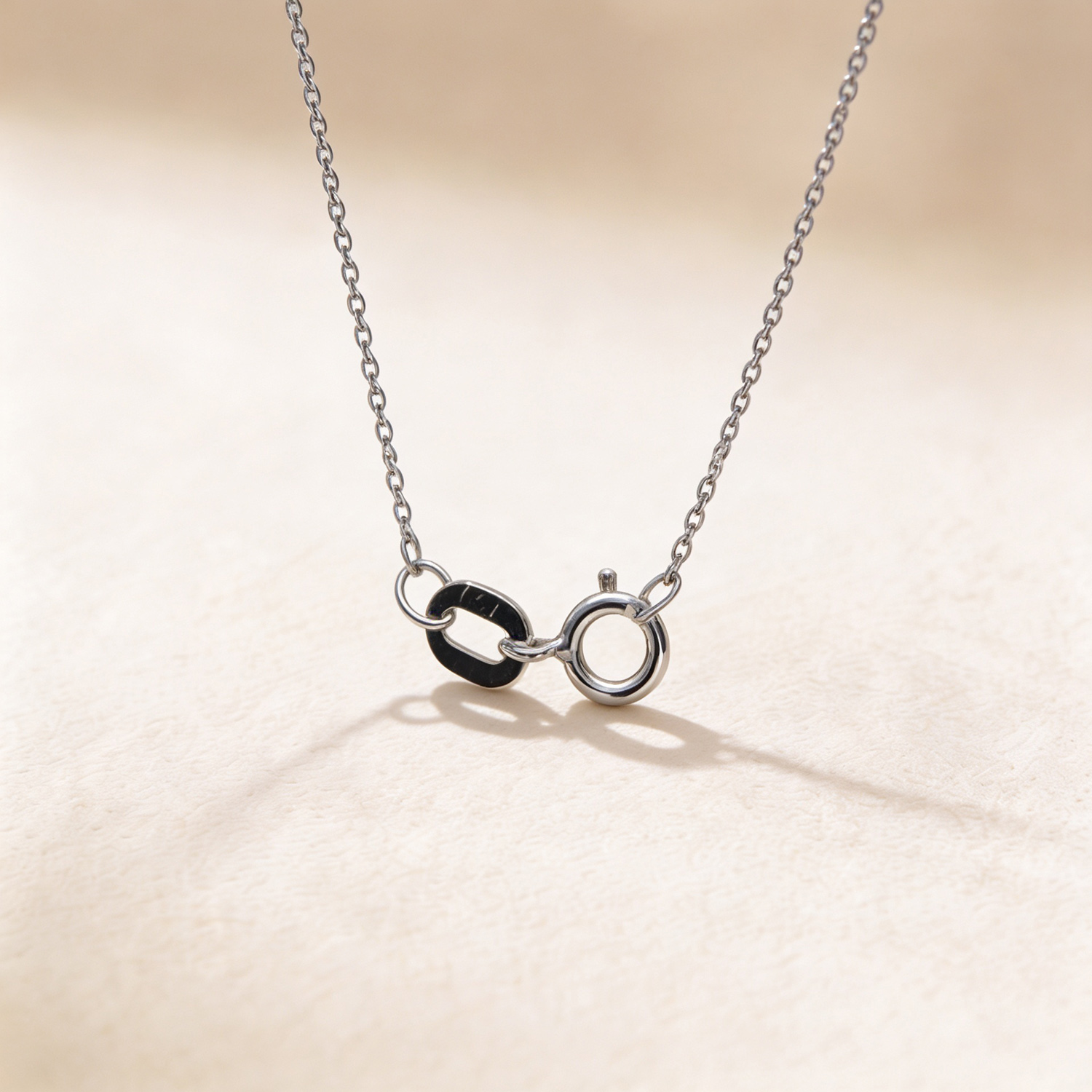 Youth 18K White Gold Diamond Flower Pendant Chain